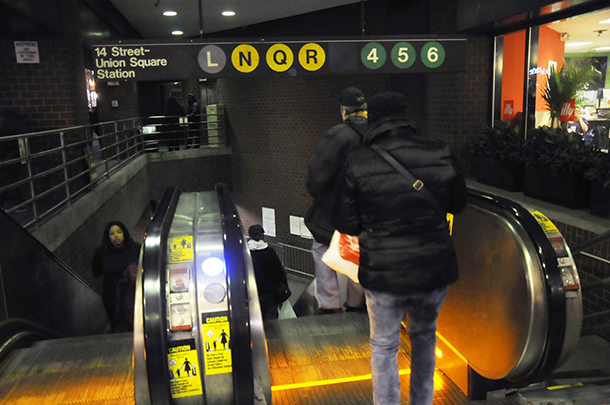 MTA responds quickly to Sandy, subway service returning to N.Y.