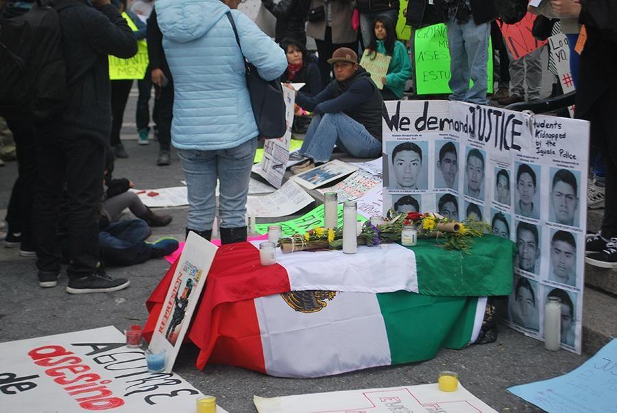 Protesters++rally+for+Mexican+students