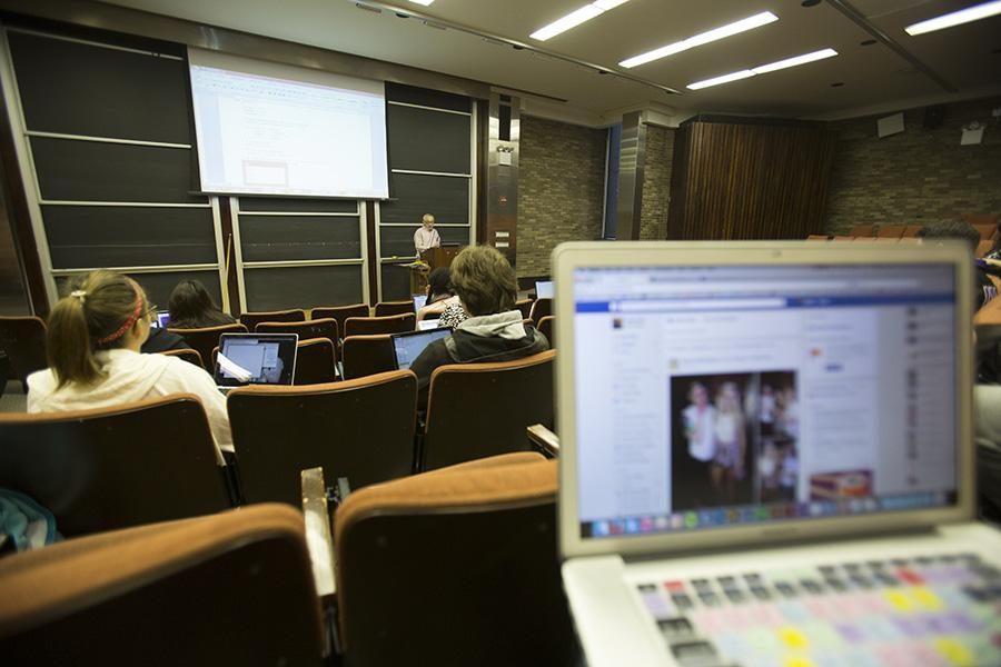 Professors, students debate pulling plug on technology