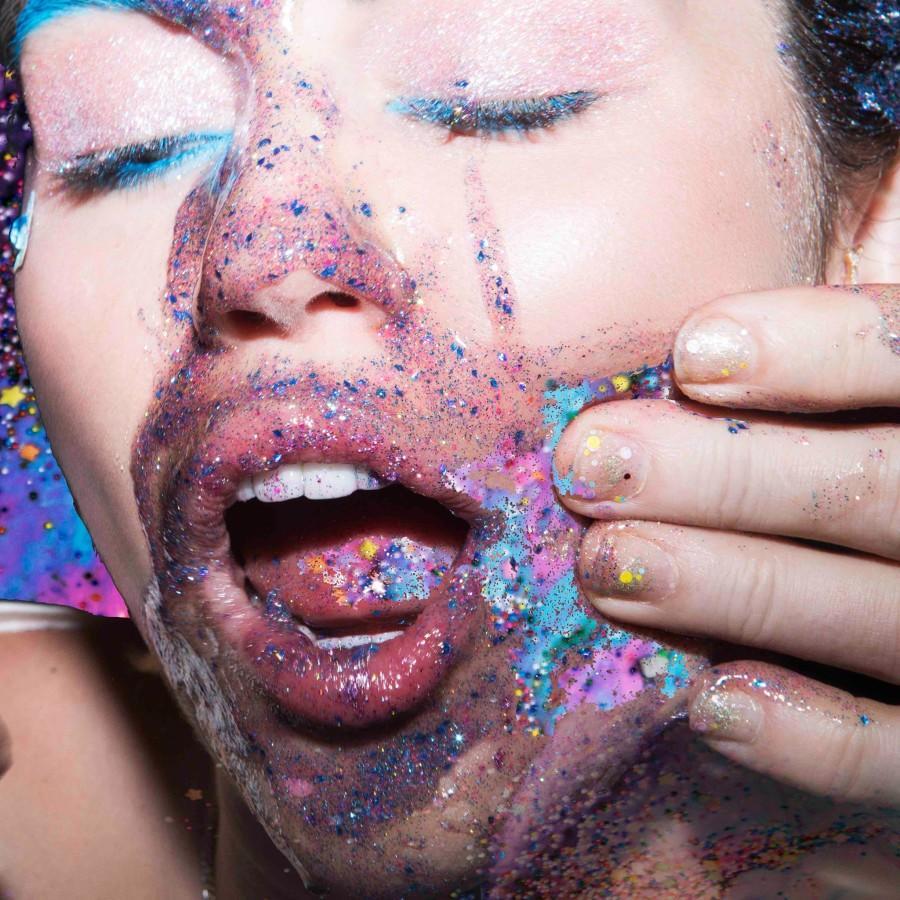 Miley+Cyrus+dropped+a+surprise+90+minute+album.%0A