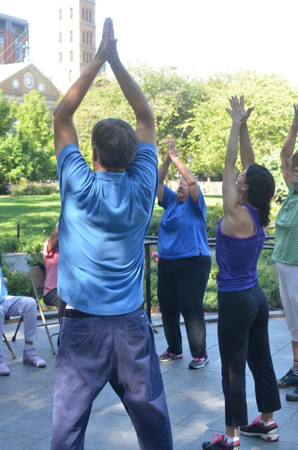 Free+health+classes+are+available+in+Washington+Square+Park.