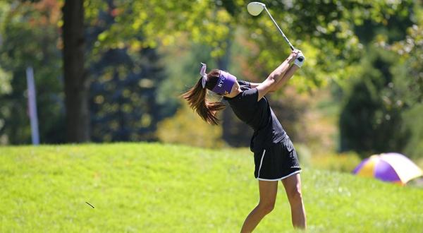 Alyssa Poentis was NYU's low scorer, helping the Violets place 2nd overall at the Williams College Invitational.