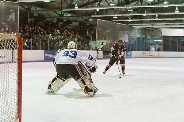 After losing the past two matches, the NYU Ice Hockey team is back with a 4-2 win against MSU at their October 30 match.