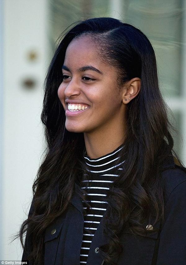 Malia+Obama+is+deciding+on+what+college+to+attend%2C+and+has+narrowed+it+down+to+NYU+and+Barnard.+