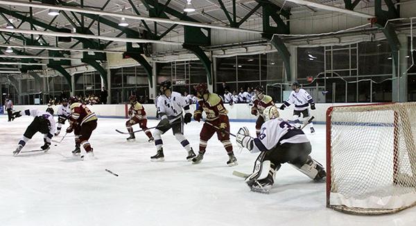 NYU Men’s Hockey beat William Paterson University 2-1 on Friday and continued on to defeat Boston College 5-1 on Sunday at Chelsea Piers.