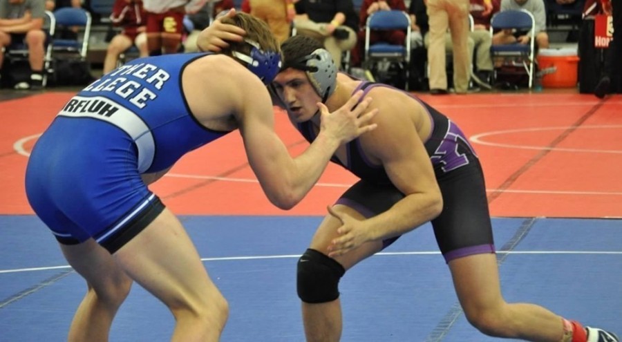NYU+Wrestling+beat+Gettysburg+College+31-6%2C+Johns+Hopkins+University+27-10+and+Muhlenberg+on+their+home+turf+44-3+at+the+Centennial+Conference.%0A