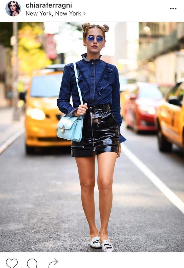 Blogger Chiara Ferragni showing of her style at fashion week.