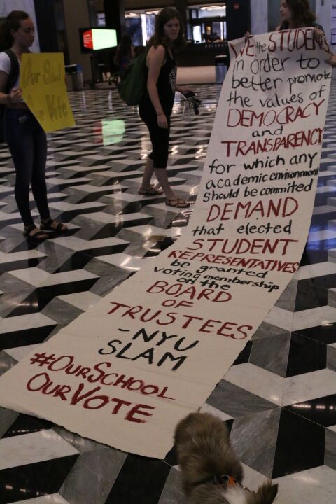 NYU+SLAM+Petitions+in+Bobst+for+Student+Representation+on+Board+of+Trustees