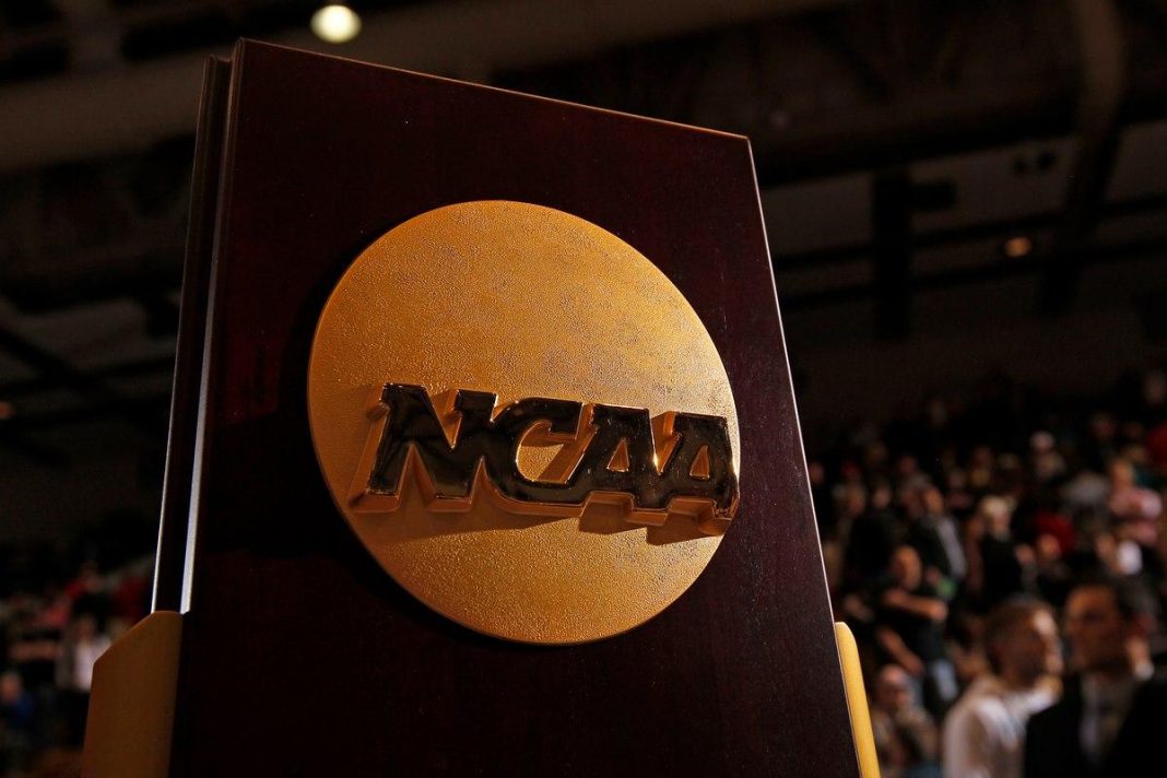 101816_ncaa_01