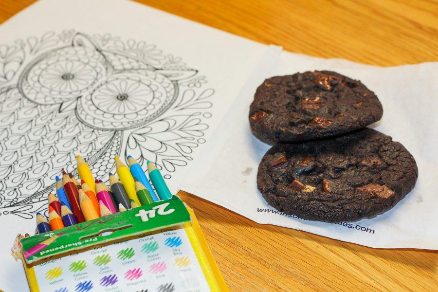 Eating cookies and coloring books make for de-stressing fun in NYU’s club, “Cookies and Coloring.”