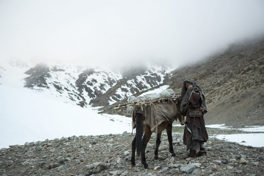 Mimosas, a film directed by Oliver Laxe, is a winner of the Critics’ Week Grand Prize at the Cannes Film Festival. It chronicles what a caravan faces while carrying a dying sheikh into the Moroccan Atlas Mountains.
