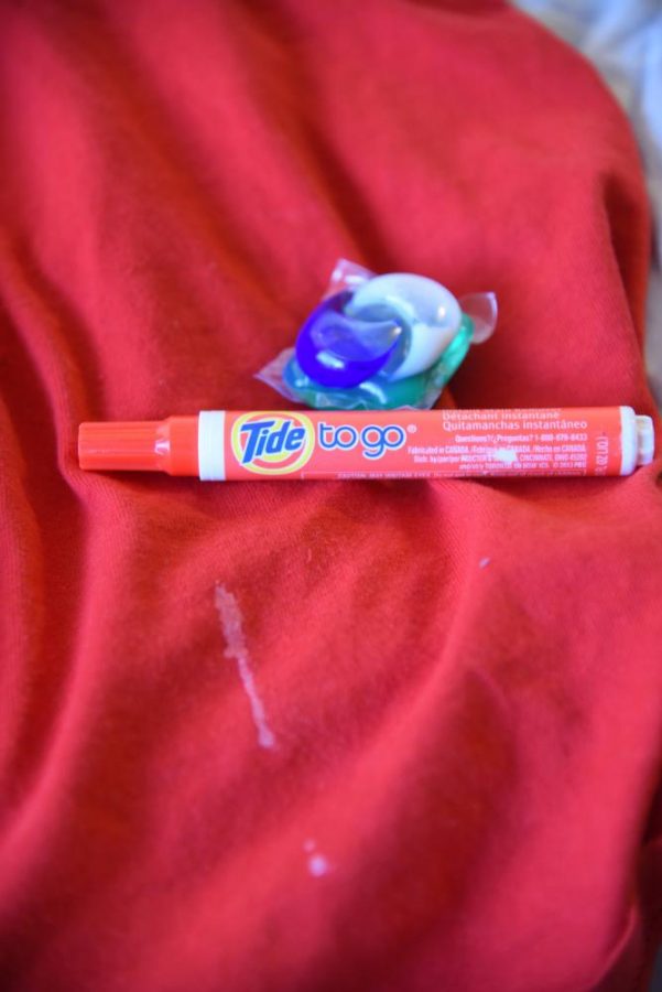 Tide To-go pen is the easy first step to remove stains on your clothes before you put them into the washing machine or any other kind of cleaning. 
