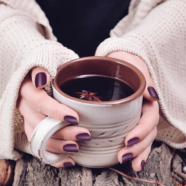 Violet nail polish is never an outdated idea to emulate fall fashion. 