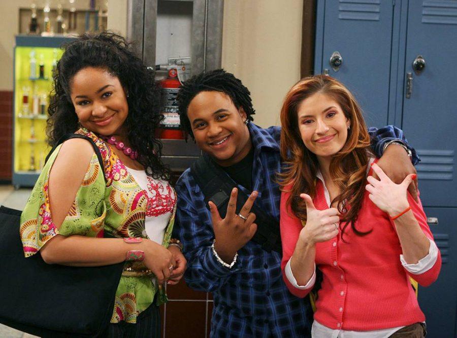 A still of the friend group of “That’s So Raven”.