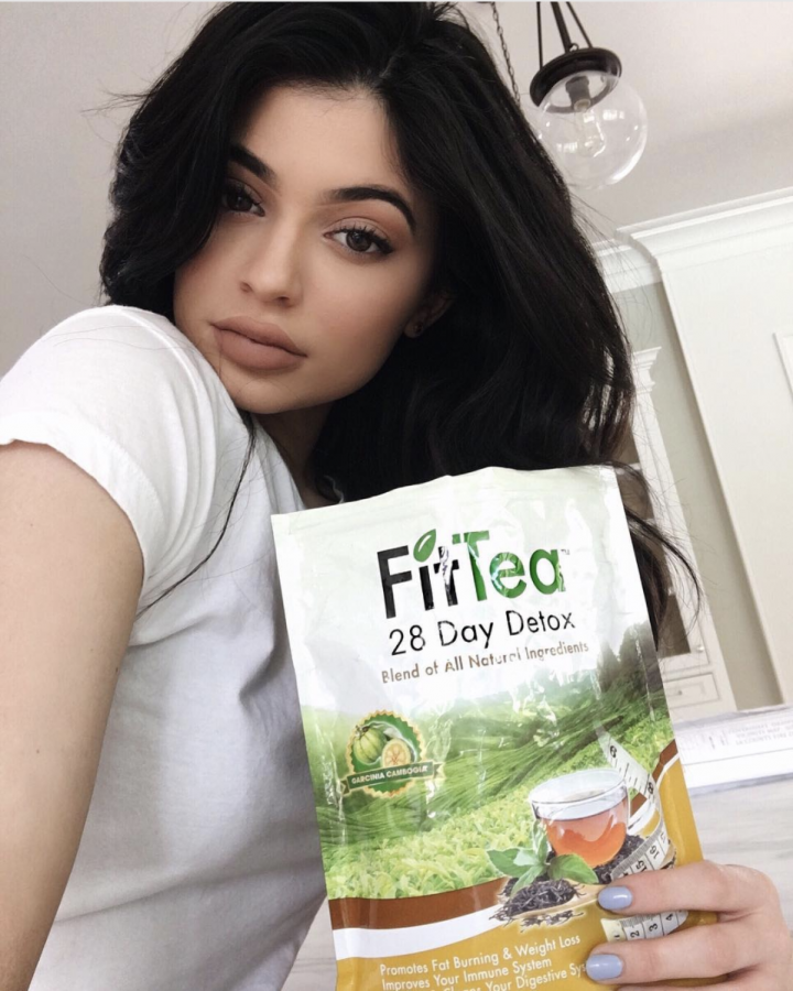 Kylie Jenner endorsing viral  brand Fit Tea on Instagram.
