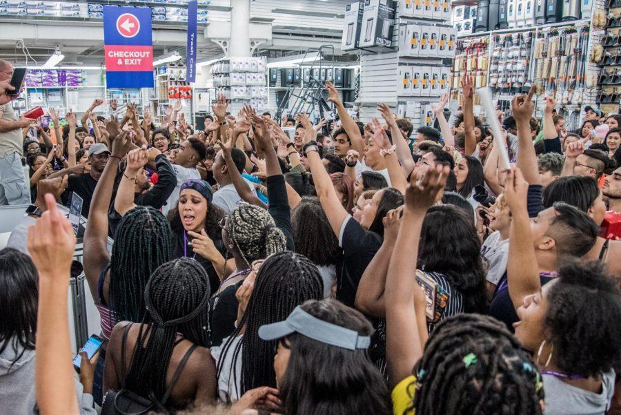 “Bodak Yellow” gets a group of first-years dancing at Bed, Bath and Beyond After Dark in 2018, an annual Welcome Week event. (Photo by Sam Klein)