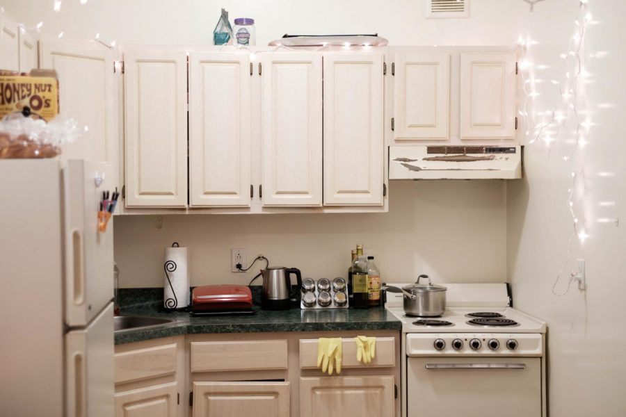 A student dorm Kitchen in Greenwich Hall.