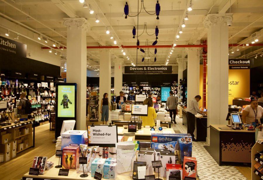 A+new+Amazon+retail+store+opened+in+SoHo.