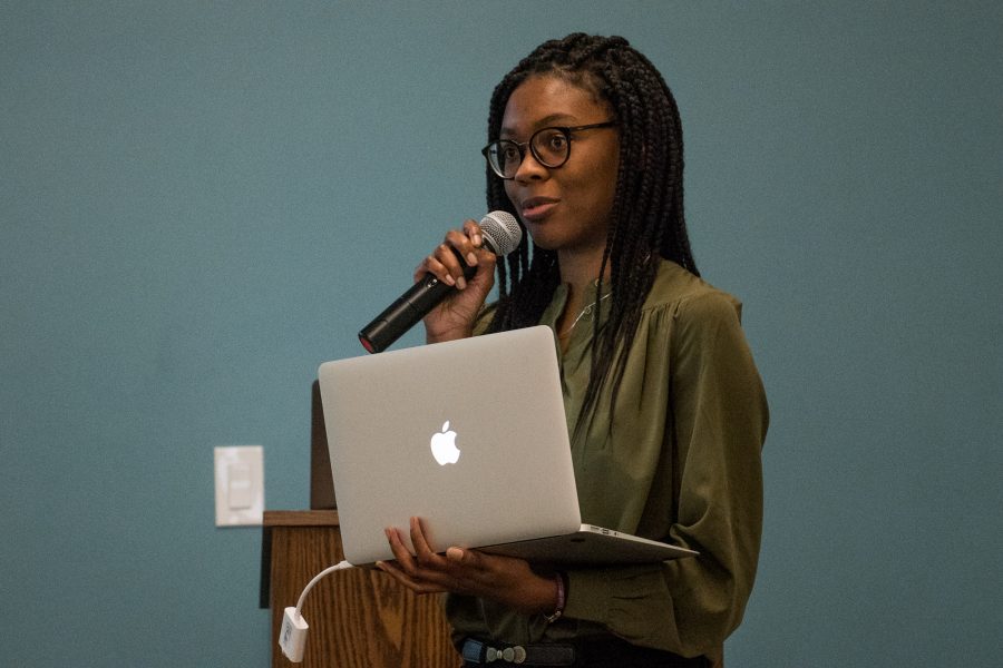 Student Government Assembly Chairperson Jakiyah Bradley leads a November 2018 town hall on food insecurity. (Photo by Sam Klein)