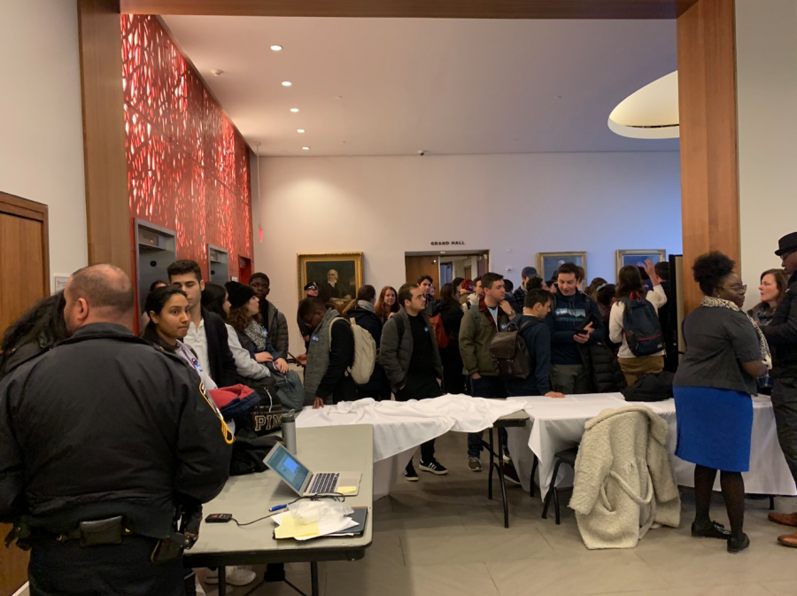 Outside the room where Student Government voted on the BDS resolution, students voice frustration over not being allowed entry. 