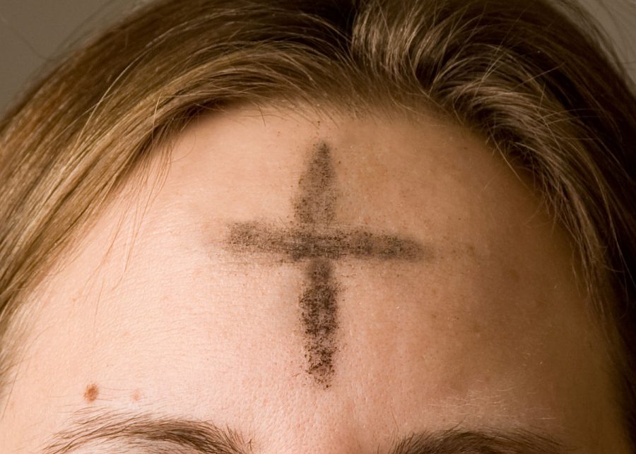 A+Cross+of+Ashes+on+a+worshippers+forehead%2C+a+common+tradition+of+Ash+Wednesday.+%28via+Wikimedia%29
