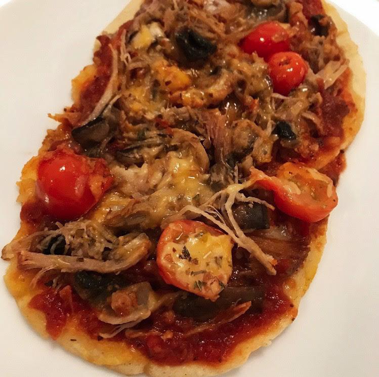 Healthy homemade flatbread pizza made with leftover vegetables. (Photo by Isla Na)