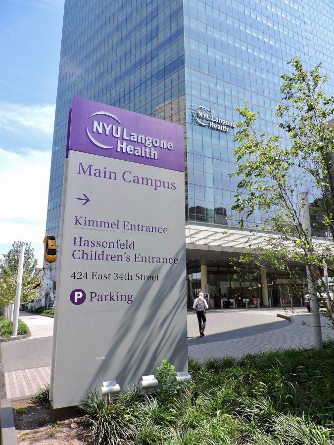 The entrance to the main campus of NYU Langone Health in Midtown. In June, Langone stopped accepting donations from the owners of Purdue Pharma. (Photo by Nina Schifano)