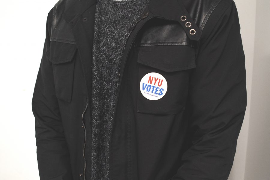 NYU students preparing for early vote. (Photo by Justin Park)