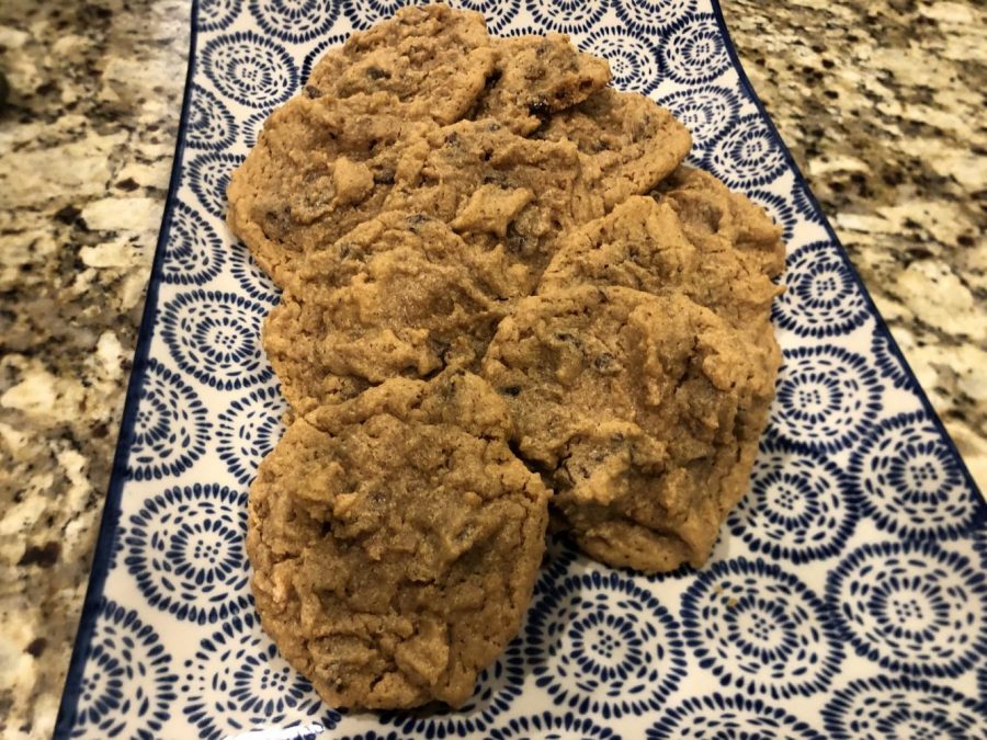 These treats are made with Tik Tok chef @everydaychiffons recipe for 5-ingredient chocolate chip peanut butter cookies. While its quality is still up for debate, the recipe is undeniably much easier to follow compared with those from Bon Appetit or Food Network. (Photo by Gaby Baldovino)