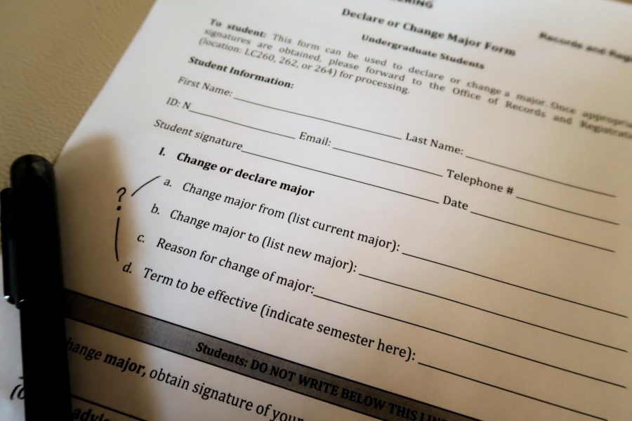 Tandons official form for changing majors requires students to fill out a reason. Hear from several students who realized they needed to change course. (Staff Photo by Chelsea Li)