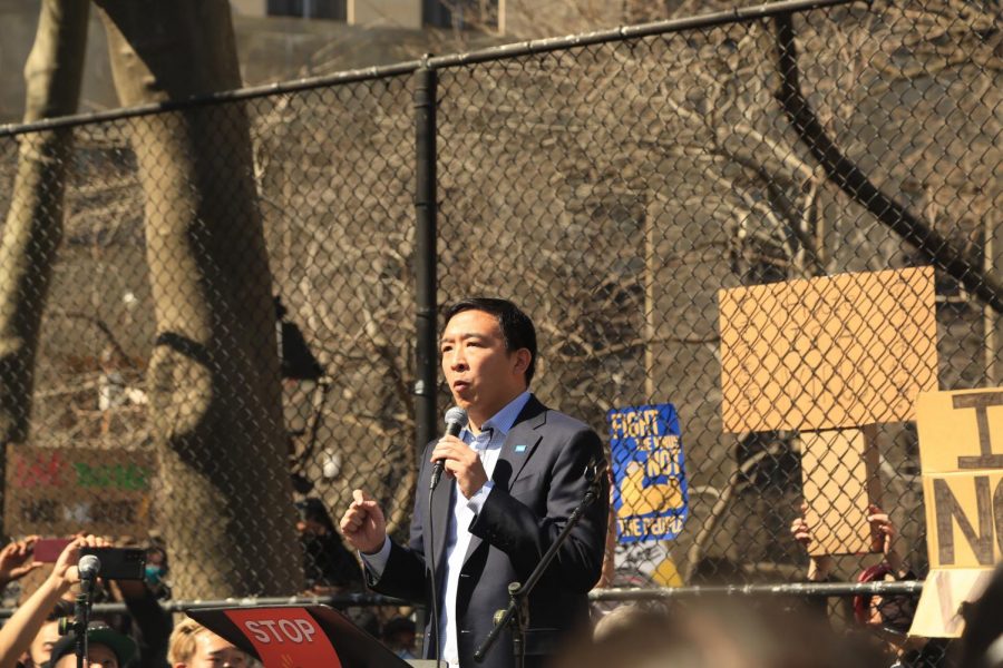 Mayoral candidate Andrew Yang’s vow to crackdown on unlicensed food vendors in NYC was widely met with pushback across the board. (Photo by Suhail Gharaibeh)
