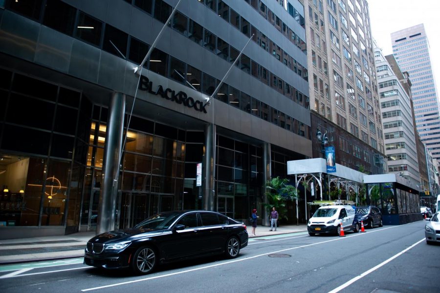 BlackRock’s corporate office located at 52nd and Madison Ave. NYU’s goal of sustainability continues to fall short due to its ties with the company. (Staff Photo by Jake Capriotti)