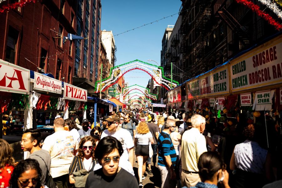 Visitors+crowd+the+Annual+Feast+of+San+Gennaro%2C+held+in+Little+Italy.+Despite+the+name+of+the+neighborhood%2C+the+Italian+population+in+Little+Italy+has+been+decreasing+and+replaced+by+white+collar+workers.+%28Staff+Photo+by+Jake+Capriotti%29