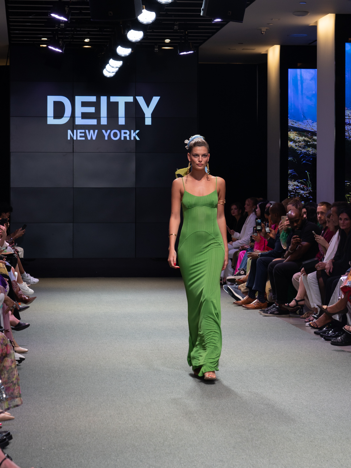 Deity+New+York+showcases+the+Manhattan+woman