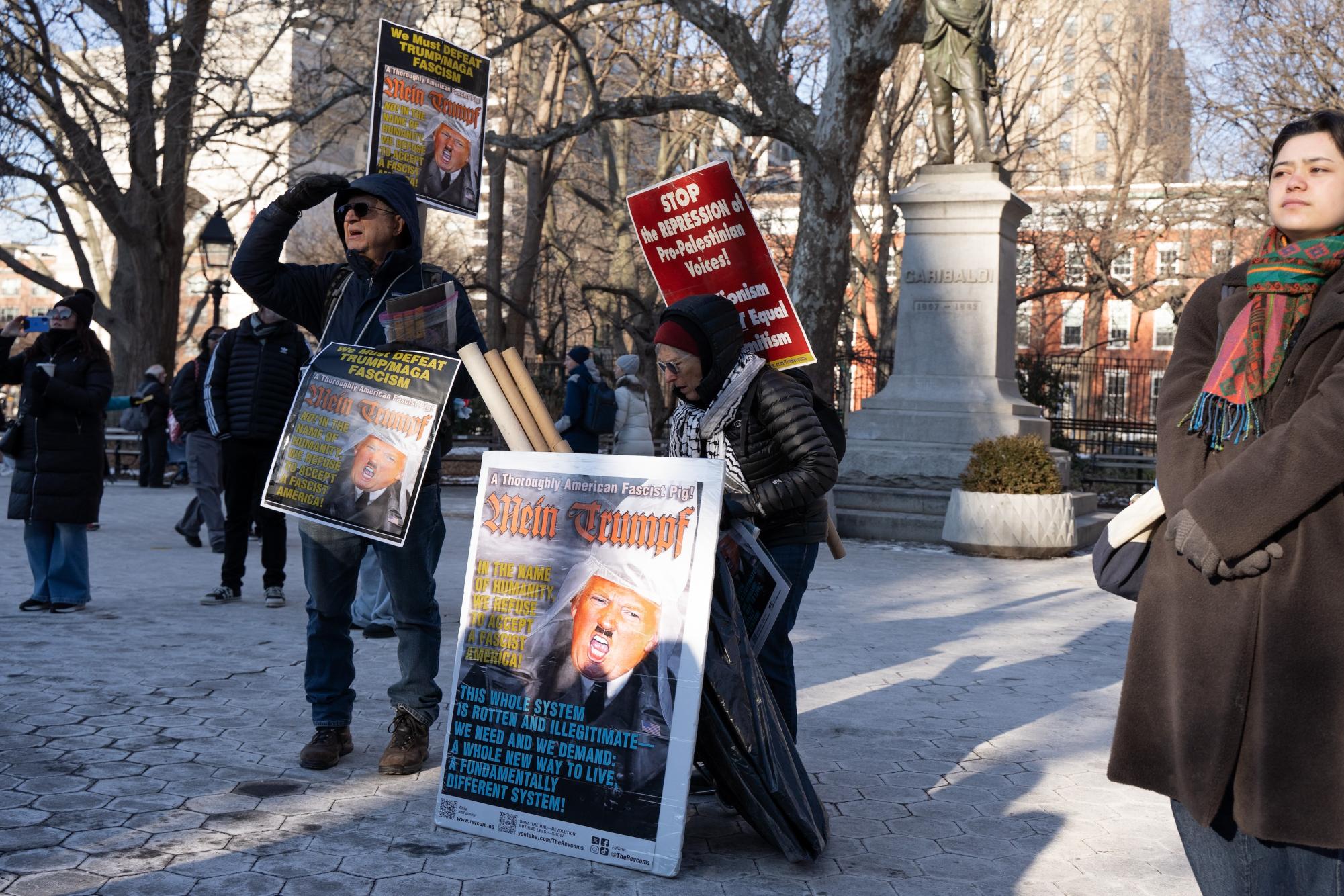 Students protest Trump presidency with march on campus