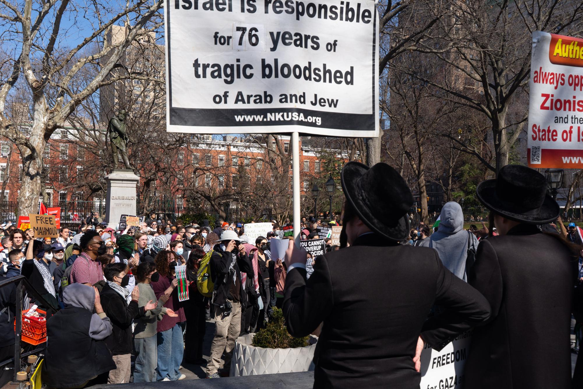 Hundreds protest ICE detainment of Mahmoud Khalil in Washington Square Park