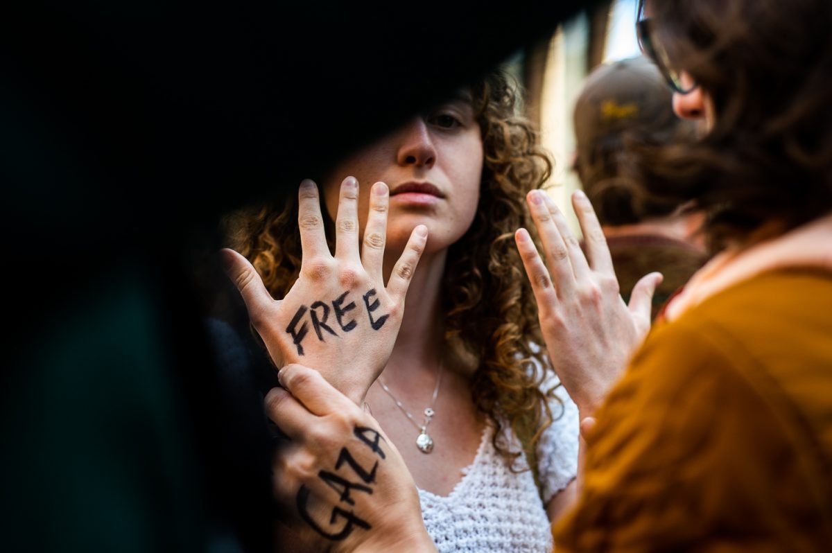 Over the next 12 hours, hundreds more students, faculty and community members took to West Fourth Street in support of the encampment as dozens of New York City Police Department officers began to barricade the area. (Manasa Gudavalli for WSN)