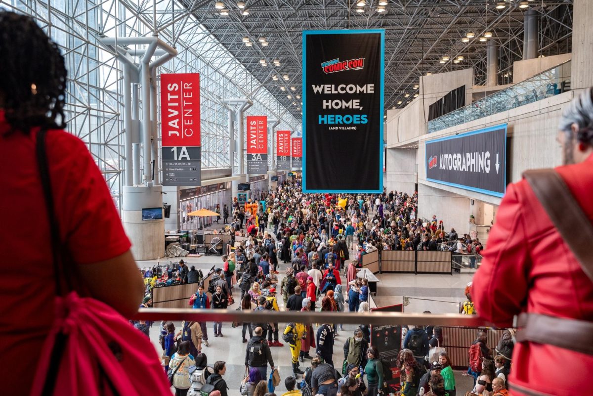 Large groups of fans crowd into the Jacob Javits Convention Center in Manhattan for the 19th annual New York Comic Con. (Kiran Komanduri for WSN)