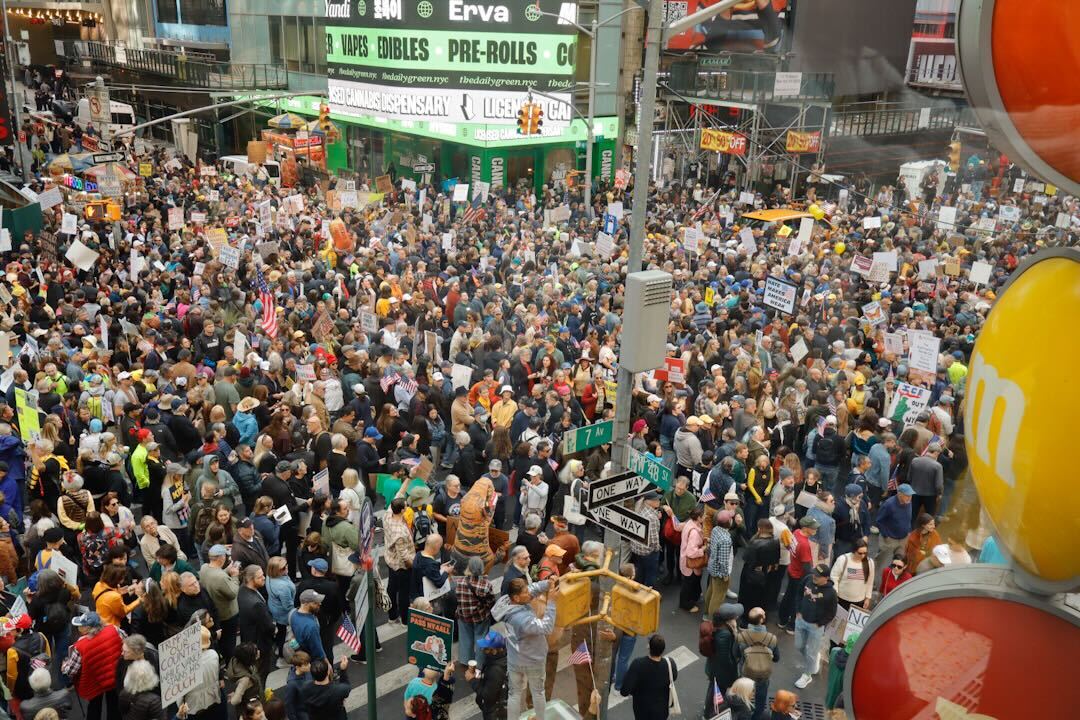 100,000 march in NYC’s ‘No Kings’ protest