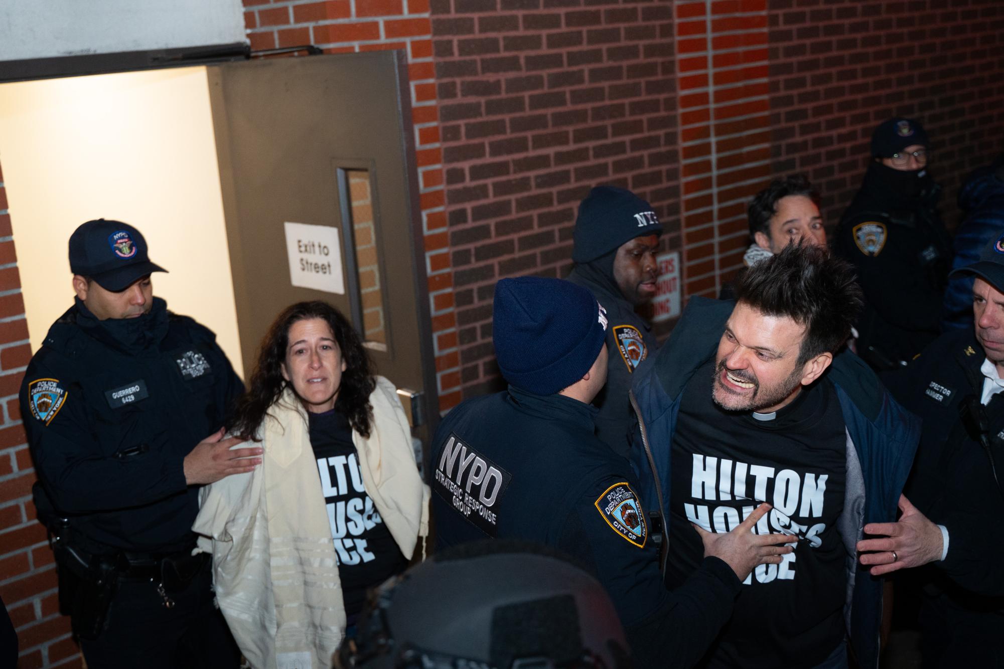 NYU groups join hundreds for anti-ICE protest