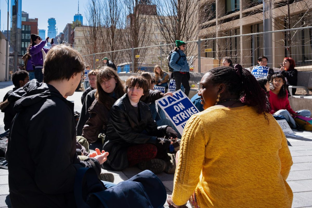 Students hosted a teach-in next to the picket. (Suditi Sircar for WSN)